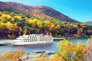 Hudson River Valley with the American Star