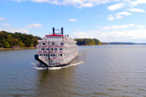 Mississippi River cruising