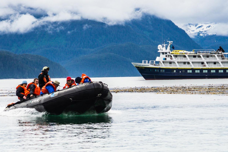 lindblad alaska tours