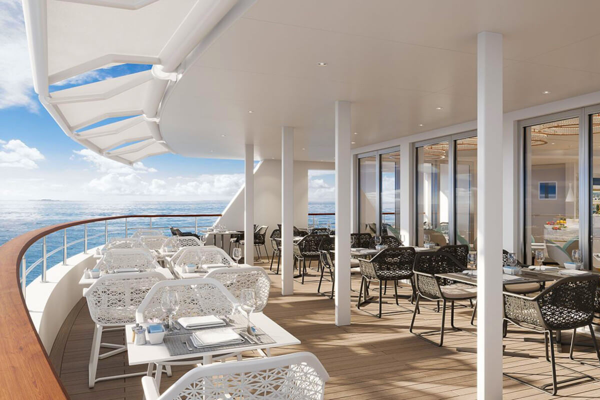 Outdoor dining onboard National Geographic Islander II