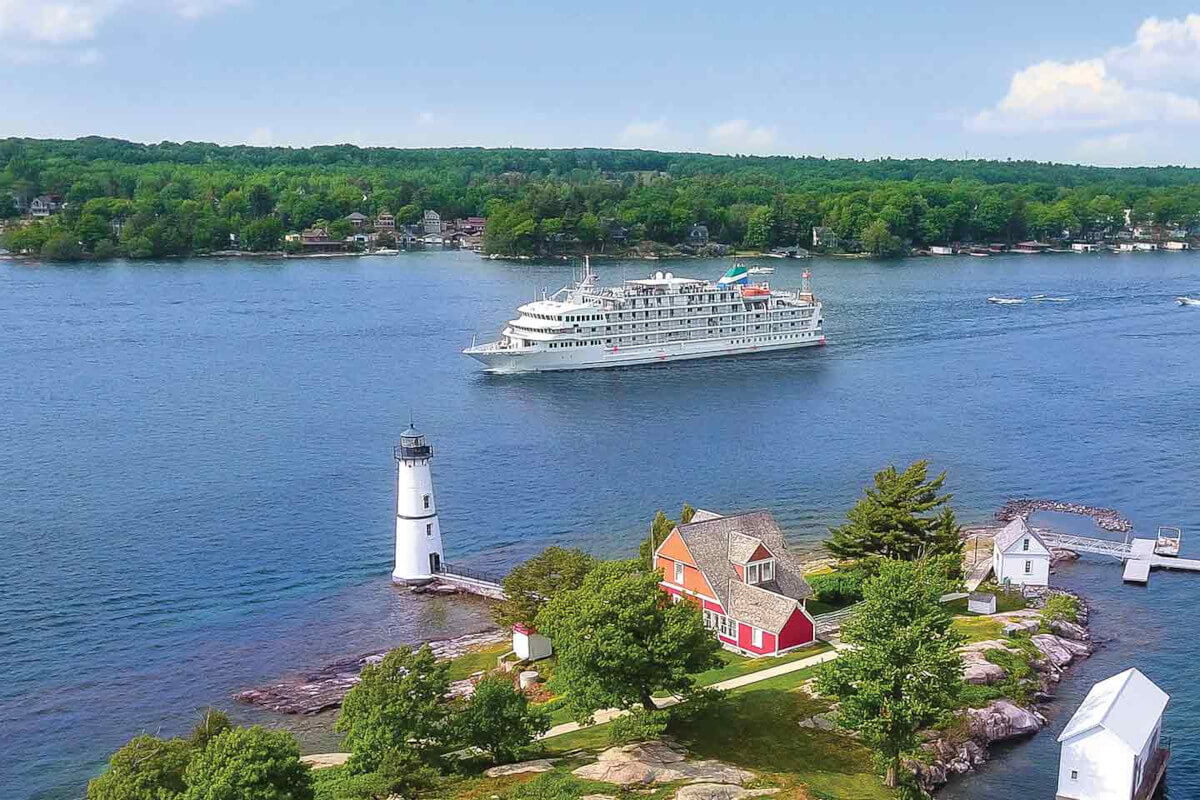 Pear Mist cruise ship sailing the Great Lakes