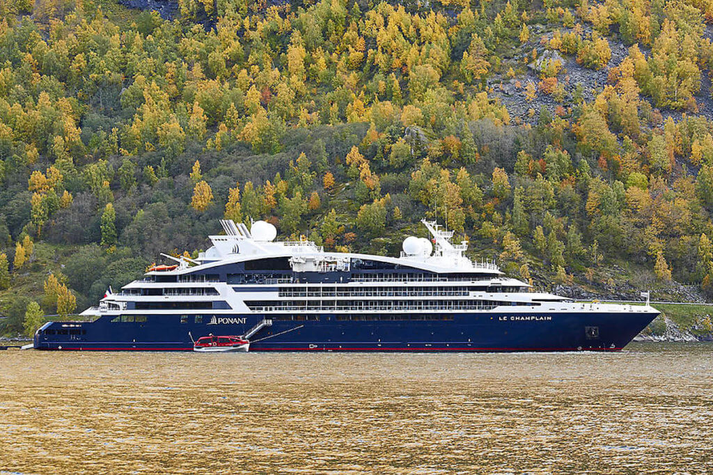 ponant yacht le champlain