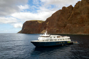 Safari Explorer near Lanai, Hawaii