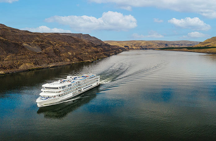 American Cruise Lines ship sailing the Columbia River