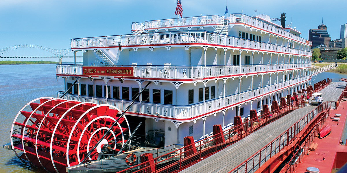 Queen of the Mississippi, docked