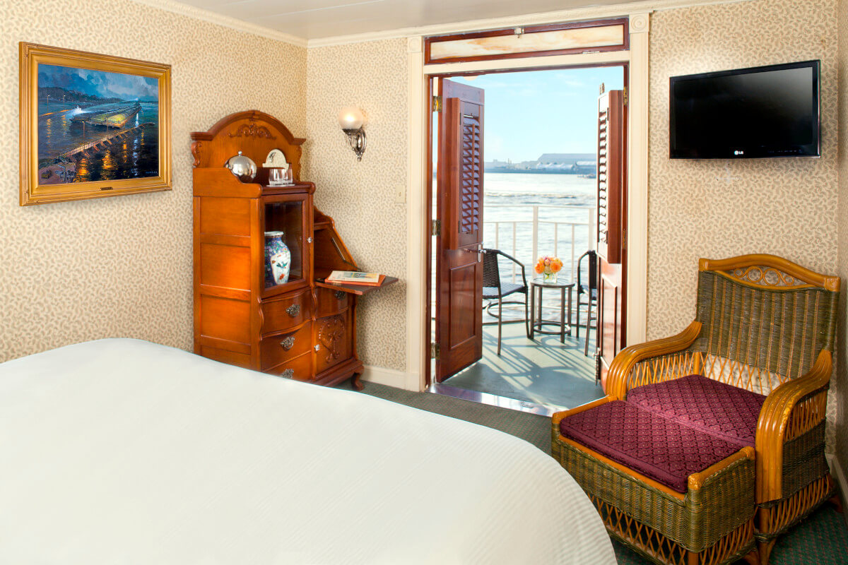 Category A Deluxe Outside Staterooms with Private Veranda American Queen